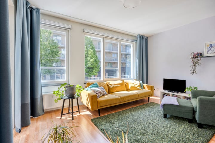 Photo 12 of Derkinderenstraat 138