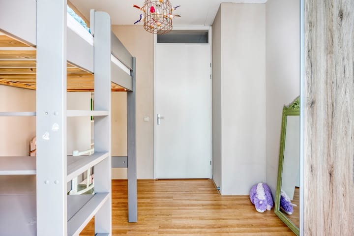 Photo 24 of Derkinderenstraat 138