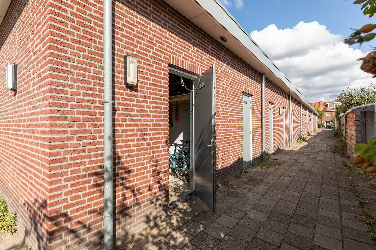 Foto 25 van Van Hogendorplaan 64