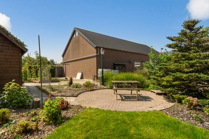 Photo 77 of Oostbuurtseweg 42