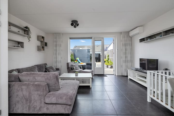 Photo 2 of Van Hoornestraat 5-D