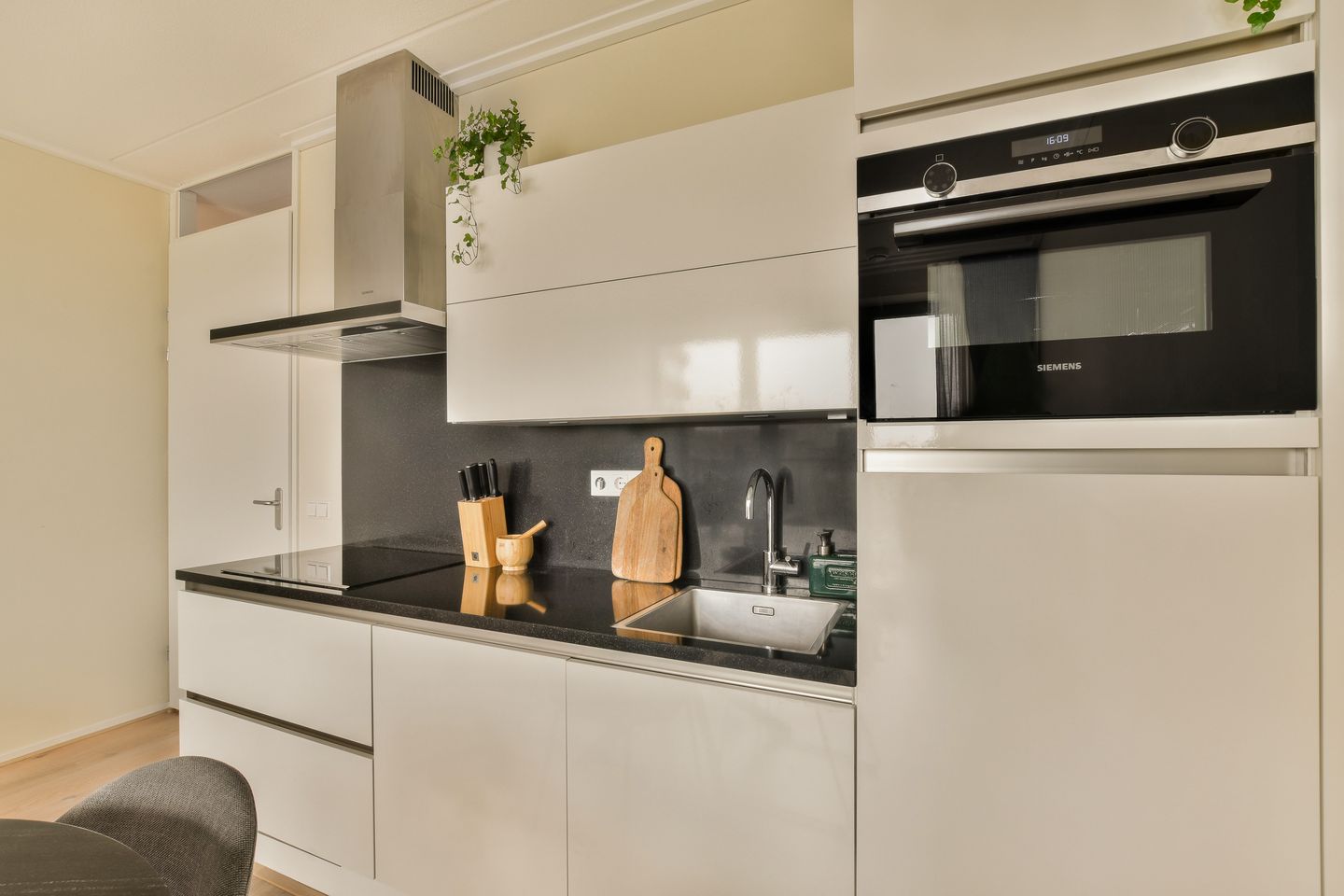 Foto 10 van Rinus Michelslaan 129