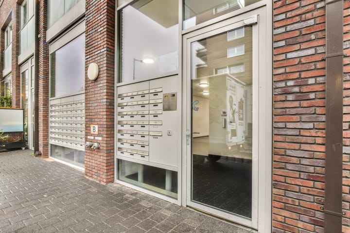 Foto 22 van Rinus Michelslaan 129