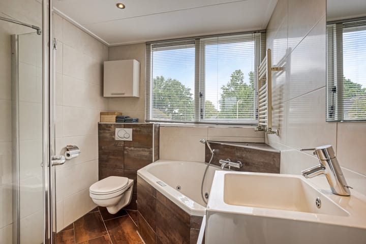 Photo 38 of Europalaan 43