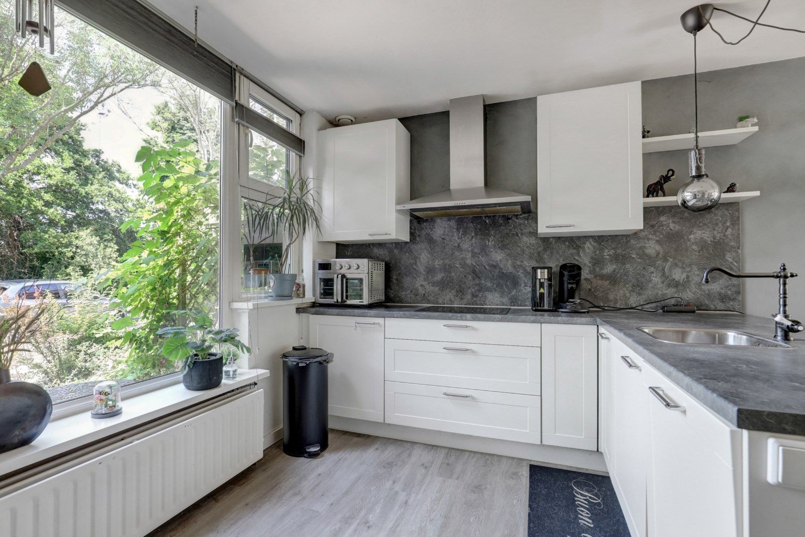 Foto 3 van Albert Rousselsingel 48