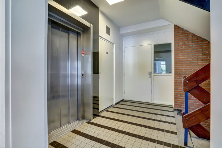 Photo 7 of Gronausestraat 176