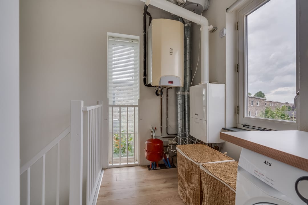 Photo 41 of Paleismuur 70