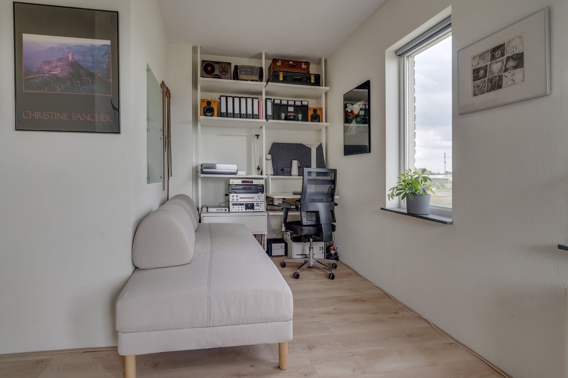 Photo 42 of Paleismuur 70