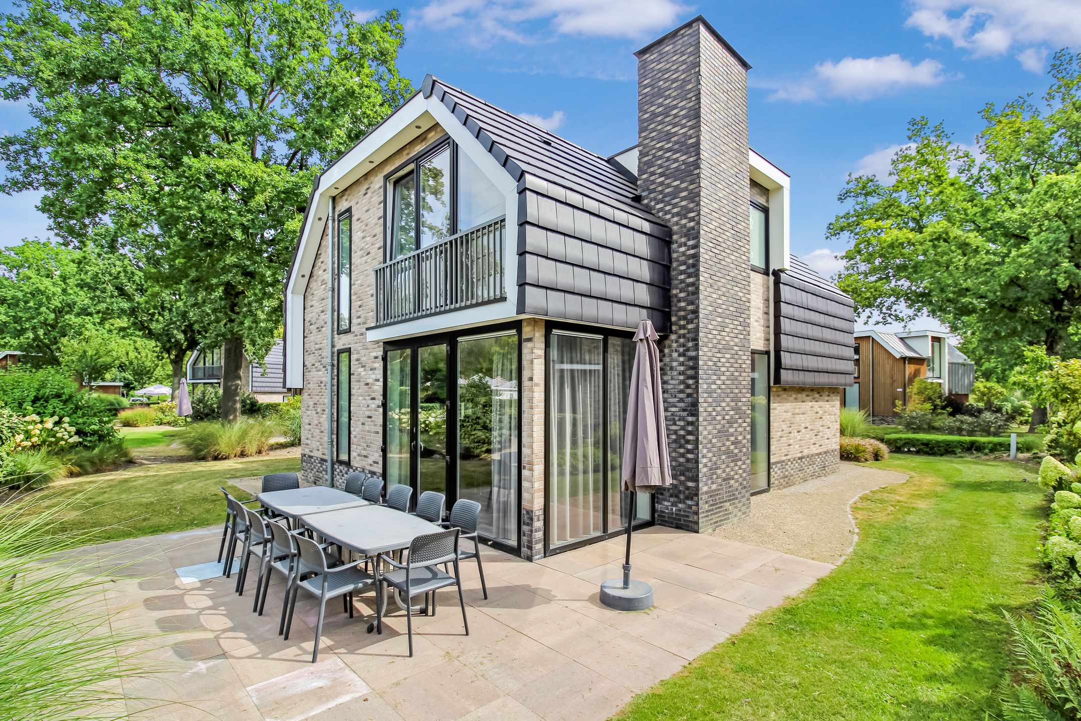 6-bedroom freehold villa in Biddinghuizen — photo 1 of 5