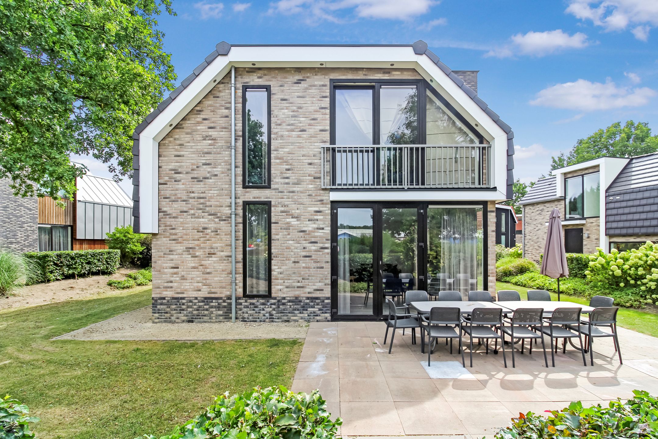6-bedroom freehold villa in Biddinghuizen — photo 2 of 5