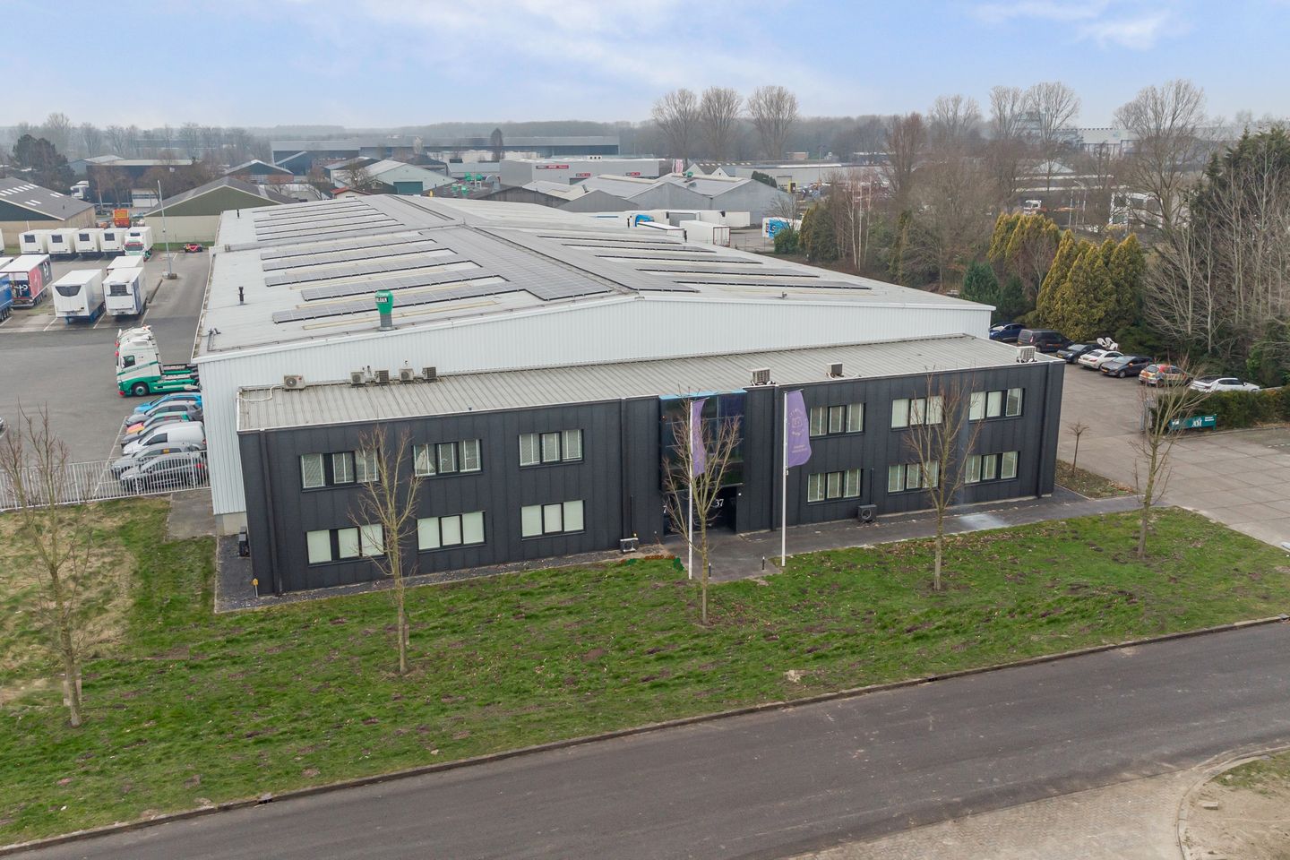 View photo 1 of Ambachtsweg 37