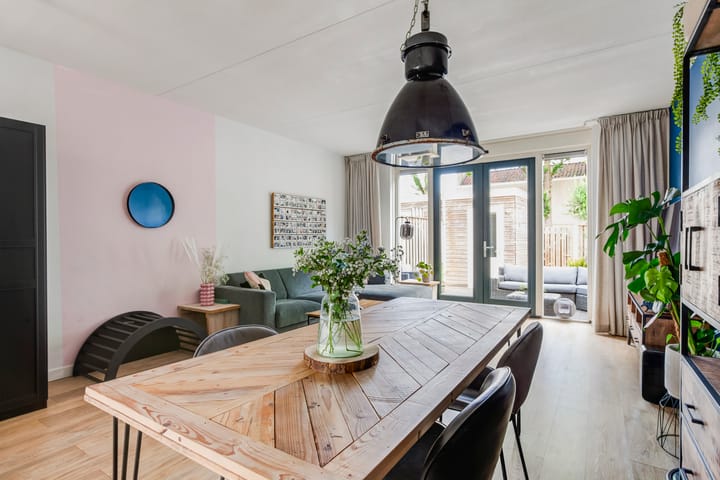 Foto 9 van Erasmusplein 2