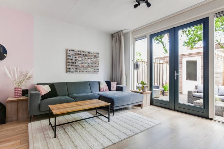 Foto 10 van Erasmusplein 2