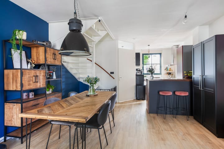 Foto 15 van Erasmusplein 2