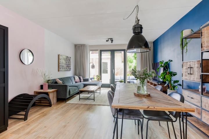 Foto 8 van Erasmusplein 2