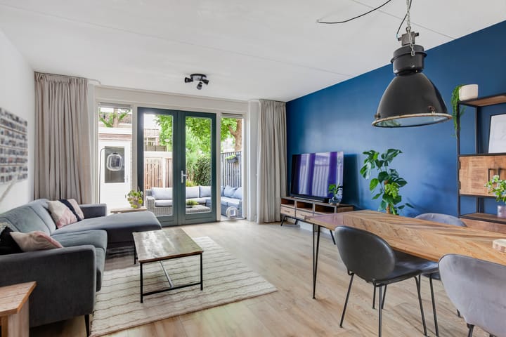 Foto 17 van Erasmusplein 2