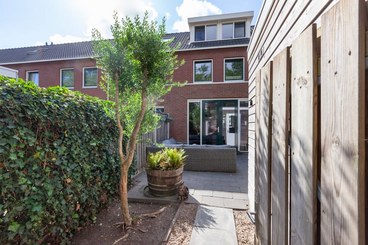 Foto 52 van Erasmusplein 2