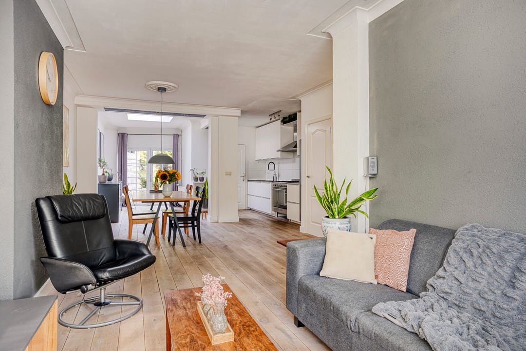 Photo 8 of Zeelsterstraat 82-C