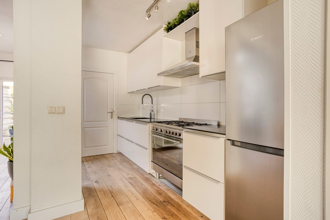 Photo 11 of Zeelsterstraat 82-C