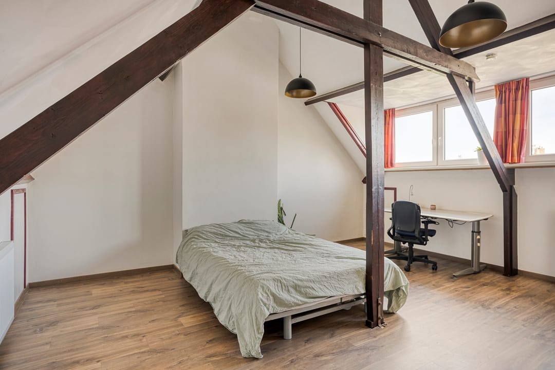 Photo 23 of Zeelsterstraat 82-C