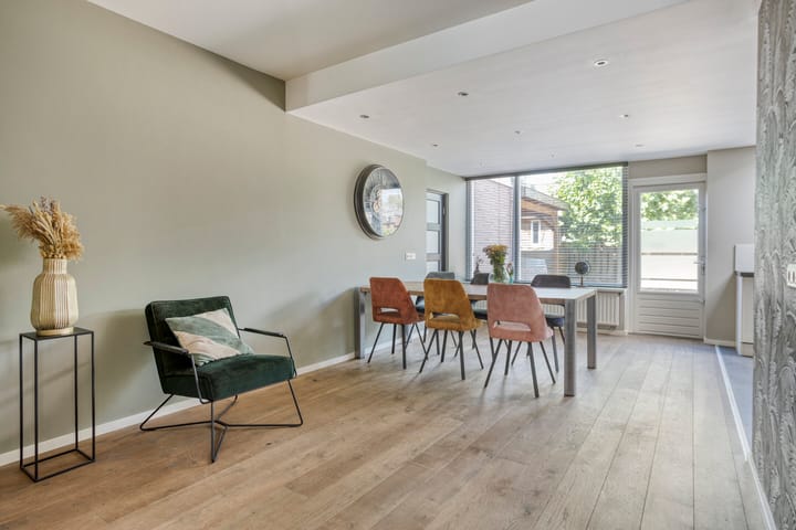 Foto 10 van Menuetstraat 9