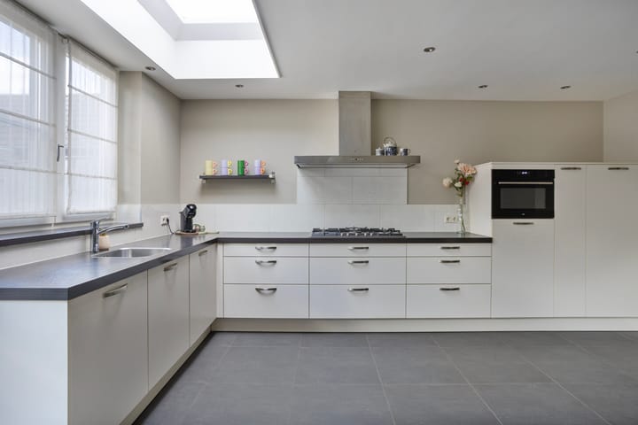 Foto 13 van Menuetstraat 9