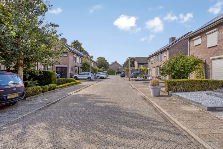 Foto 30 van Menuetstraat 9