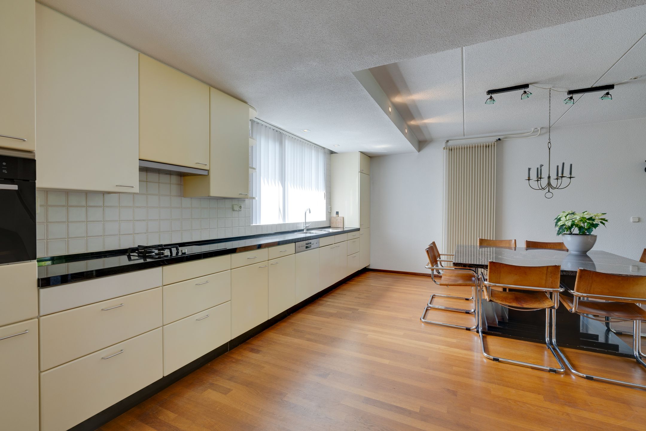 Foto 9 van van Bevervoordenhof 13