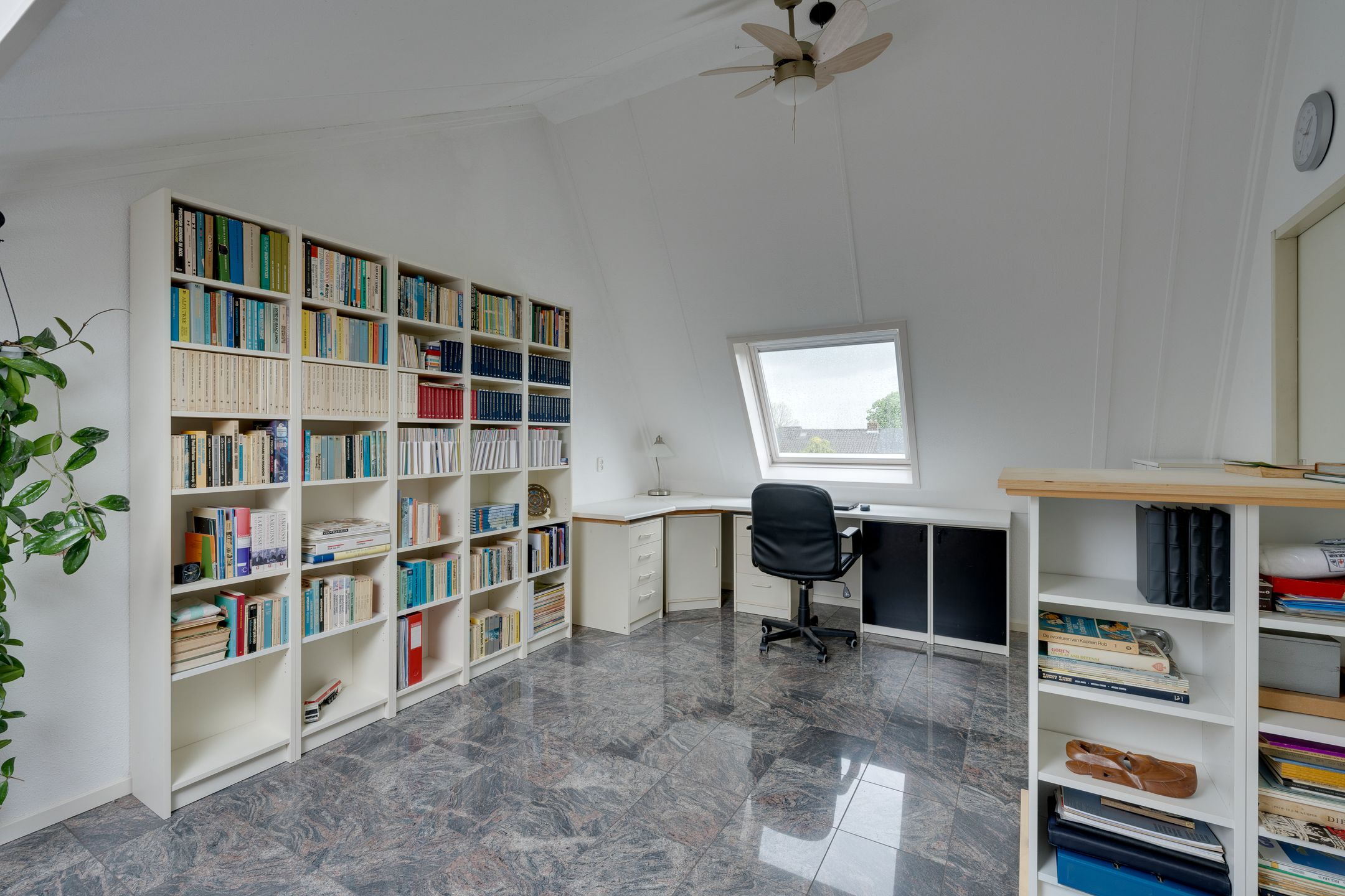 Foto 54 van van Bevervoordenhof 13