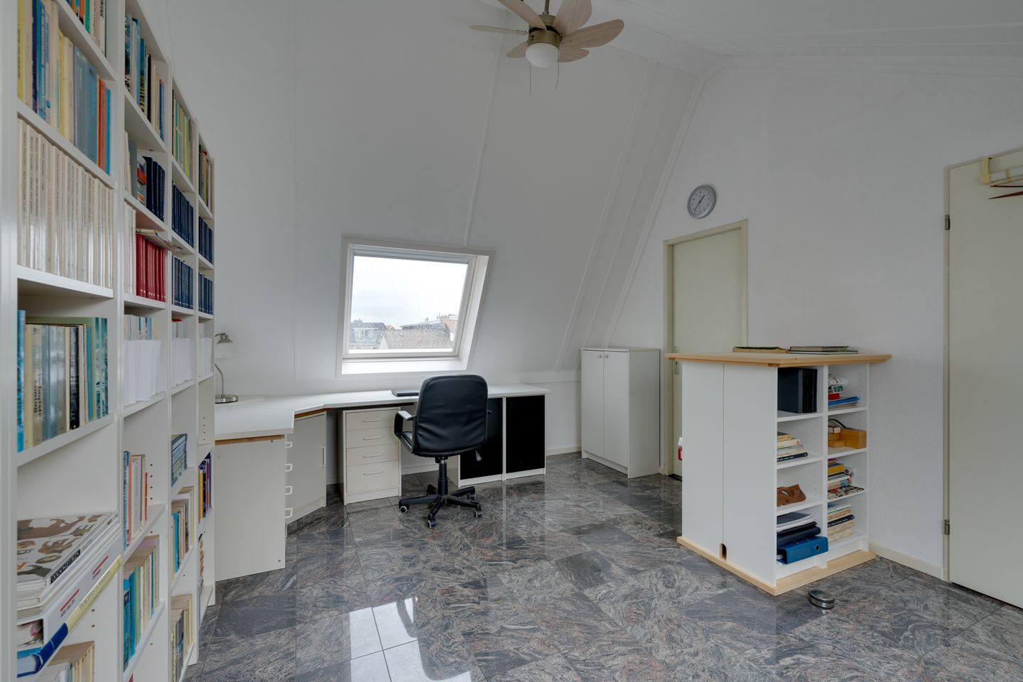 Foto 55 van van Bevervoordenhof 13