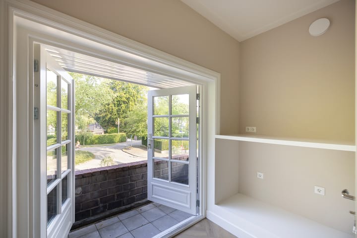 Photo 21 of Vosmaerlaan 2