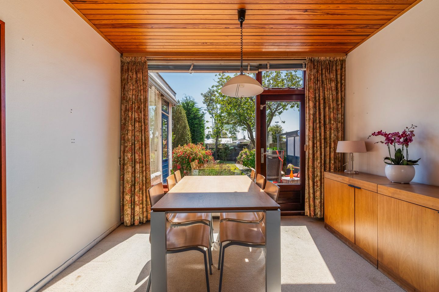 Photo 14 of Voswijckstraat 11