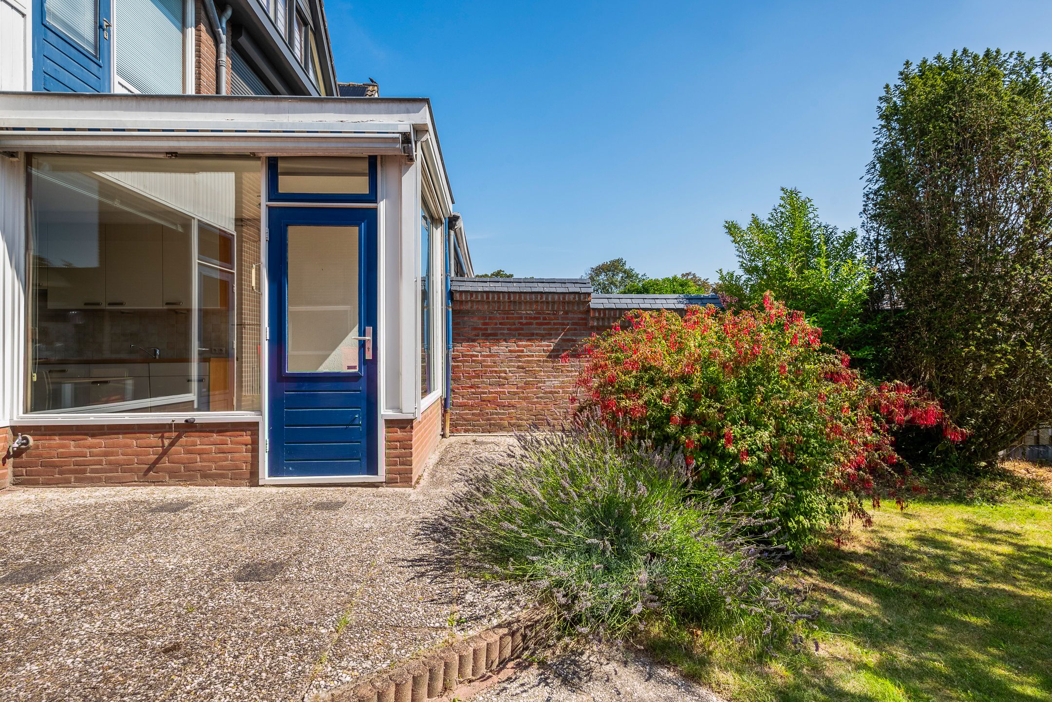 Photo 18 of Voswijckstraat 11