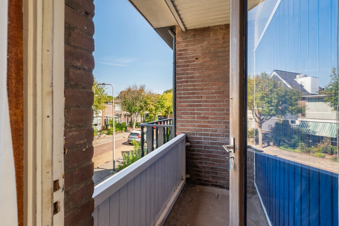 Photo 32 of Voswijckstraat 11