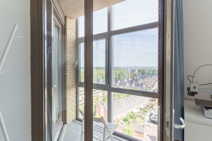 Photo 18 of Van Embdenstraat 146