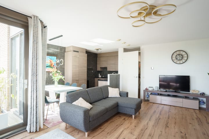 Photo 27 of Van Embdenstraat 146