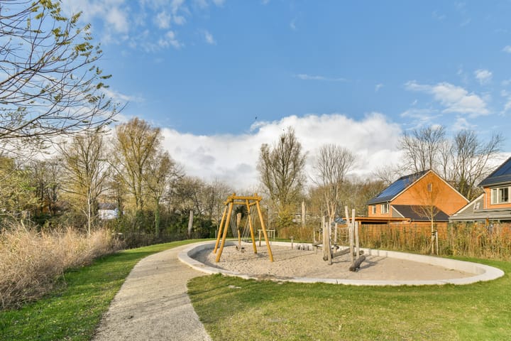 Photo 30 of Van Embdenstraat 146