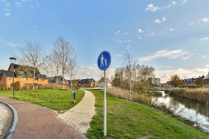 Photo 31 of Van Embdenstraat 146