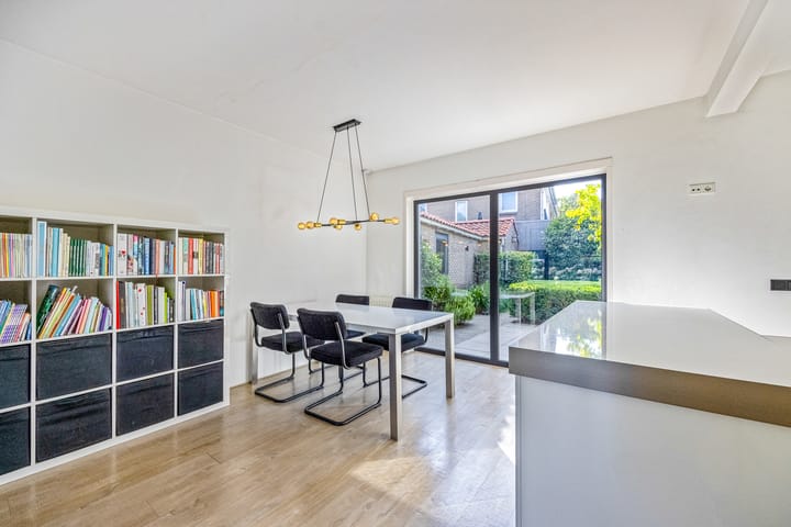 Foto 12 van Witte de Withlaan 12