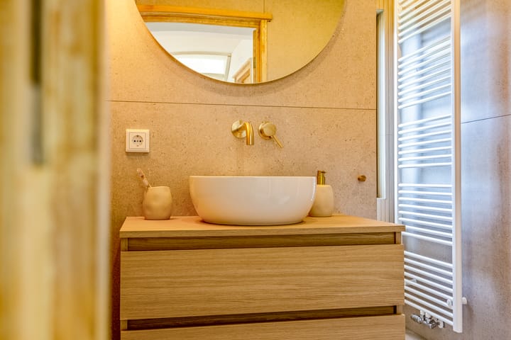 Foto 20 van Witte de Withlaan 12