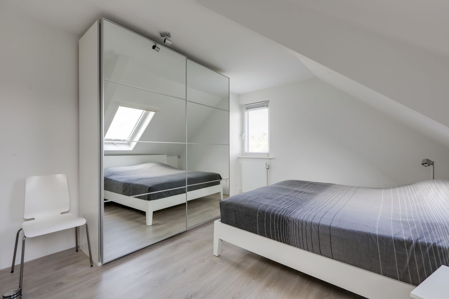 Photo 34 of Antoniusstraat 7