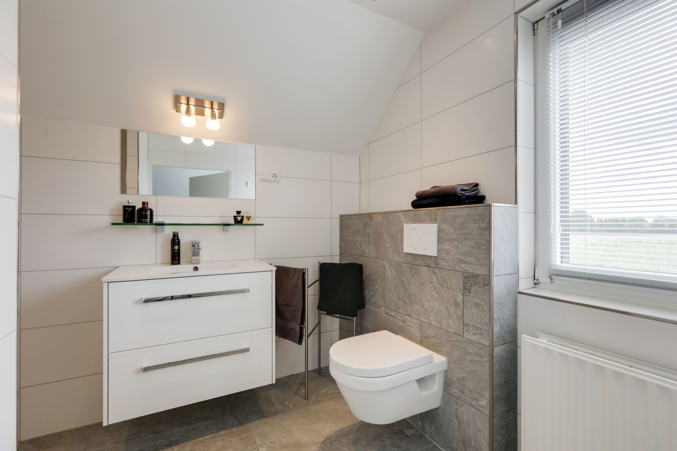 Photo 36 of Antoniusstraat 7