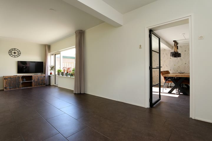 Photo 9 of Esdoornlaan 23