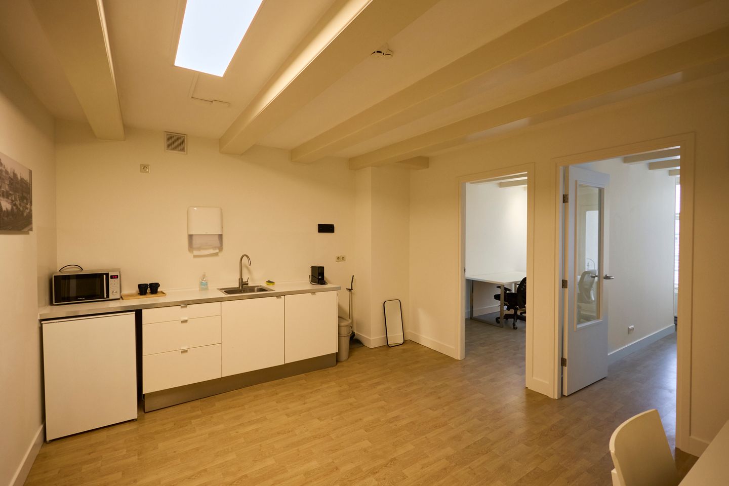 Bekijk foto 4 van Warmoesstraat 155