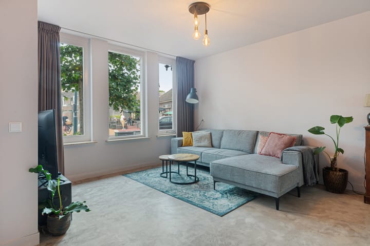 Foto 7 van Dorpsplein 17