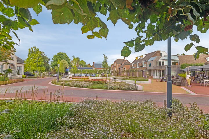 Foto 37 van Dorpsplein 17