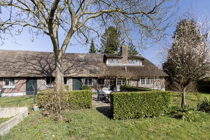 Foto 10 van Eemnesserweg 4