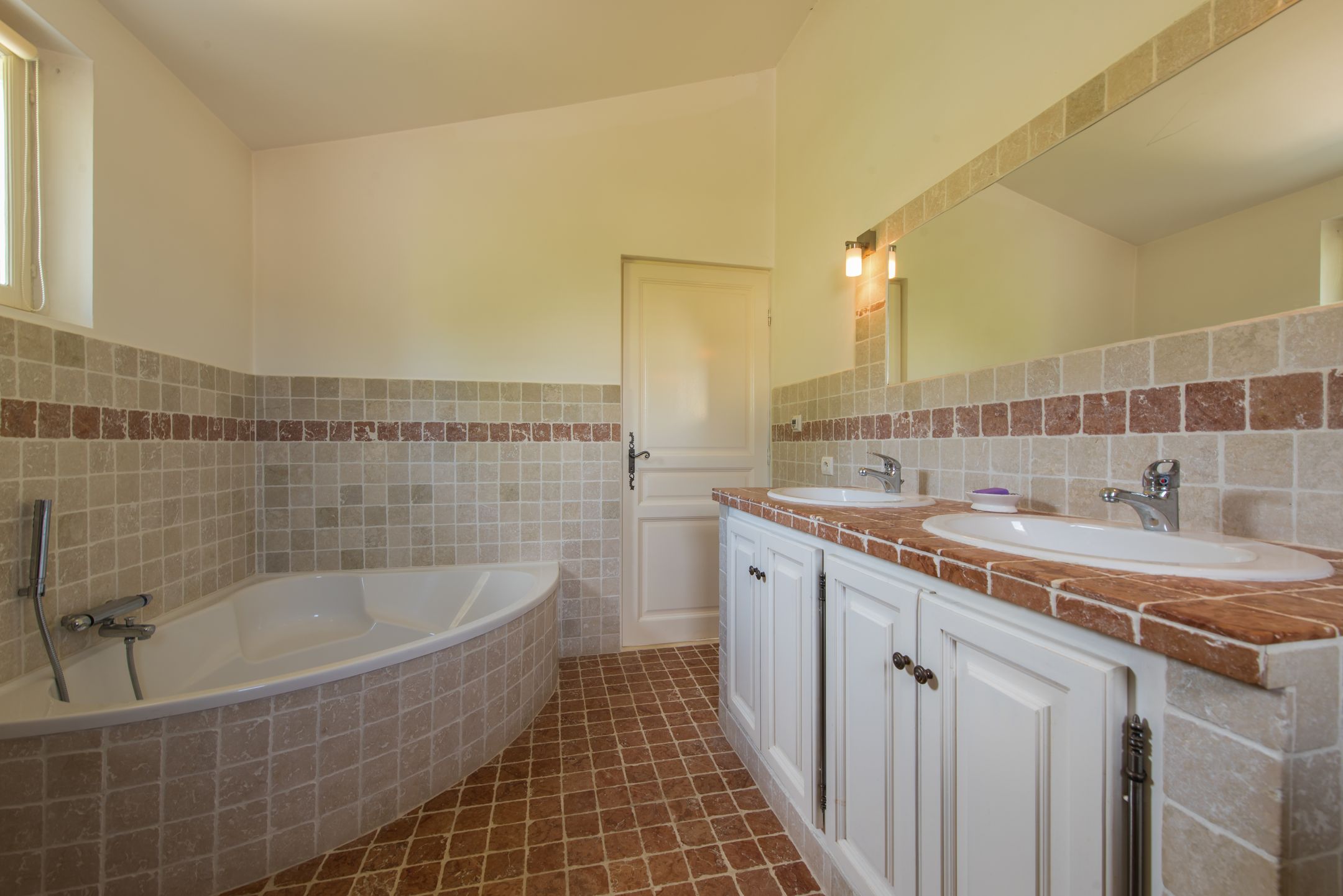 Foto 15 van 55 Les Cantarelles