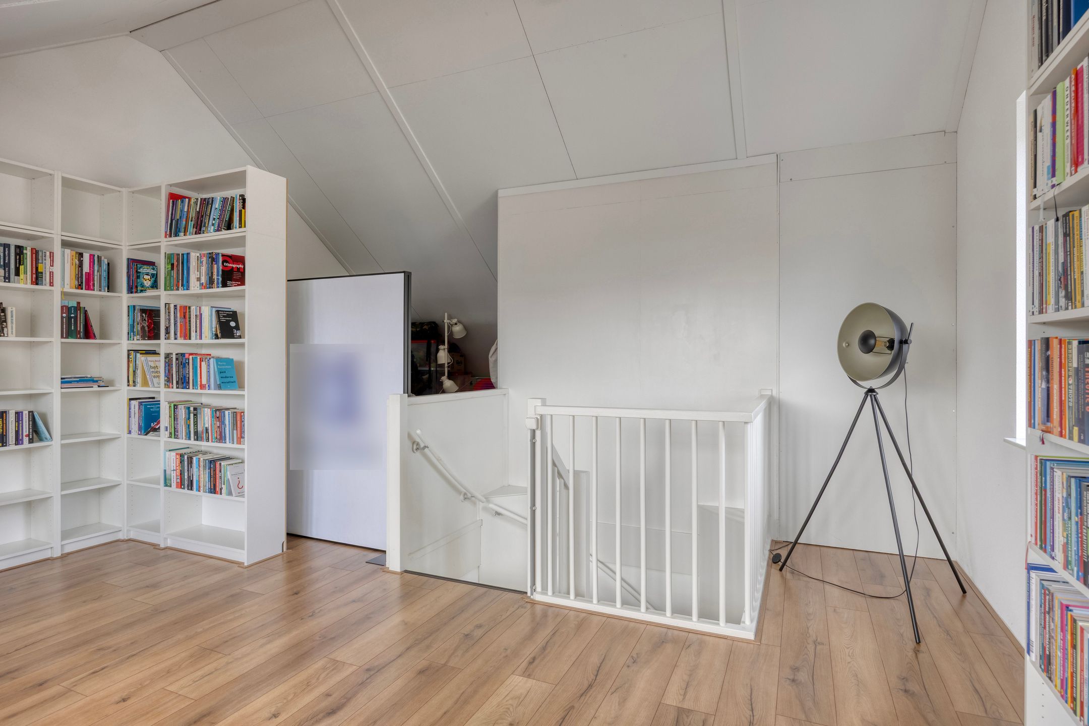 Photo 33 of F.C. Dondersstraat 7