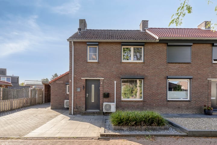 Photo 1 of Broekstraat 1